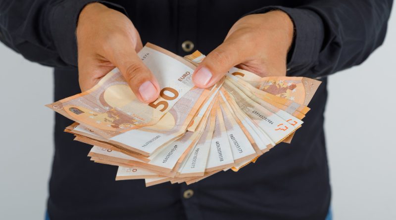 Бонуси до 3.000 евра ќе добијат вработените во Германија поради инфлацијата