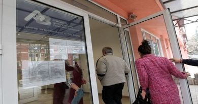 „Илјадници невработени бараат работа, а се молат да не ја најдат“