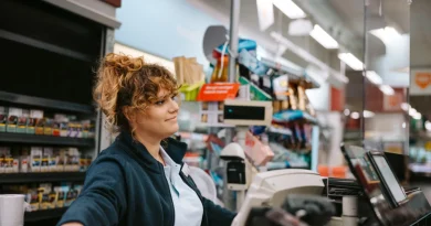 Колку заработуваат касиерите и продавачите во Германија? Висока плата, уште повисок притисок