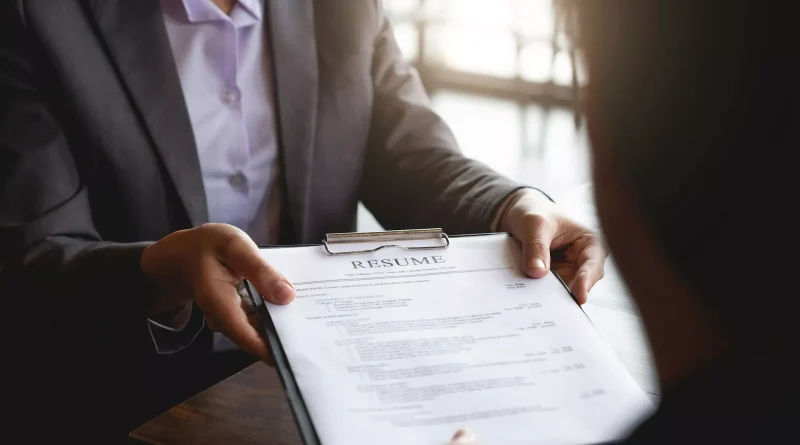 Зошто CV-то кое го пишува вештачката интелигенција може да ви ја „затвори вратата“ до работата