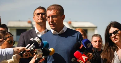 Мицкоски: Професорите ќе мора да пишуваат и трудови