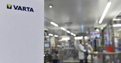 За се’ крив Ејпл? Варта укинува 350 работни места
