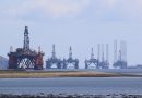 Благ пад на цената на нафтата – Доларот расте