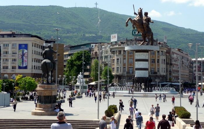 Со годишна просечна плата во Скопје можат да се купат 4,5 квадратни метри стан