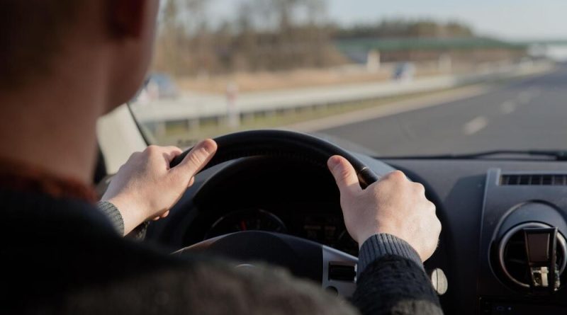 Едноставен јапонски трик го разладува автомобилот за само една минута – не ви е потребна ниту клима