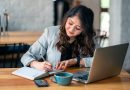 Психолозите советуваат: 6 работи што не треба да ги правите на работа ако сакате да оставите добар впечаток