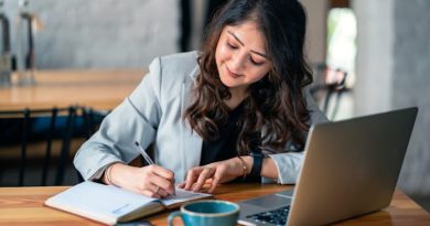 Психолозите советуваат: 6 работи што не треба да ги правите на работа ако сакате да оставите добар впечаток