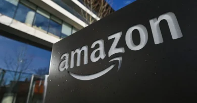 Пакетите пристигнуваат од воздух: Amazon ја проширува доставата со дронови