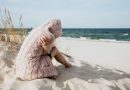 НАМЕСТО НА ПЛАЖА, ЗАВРШУВАМЕ ВО КРЕВЕТ Зошто се разболуваме токму кога ќе ни почне годишниот одмор?