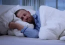 Му плаќаат да спие во луксузни хотели – работа која звучи како сон
