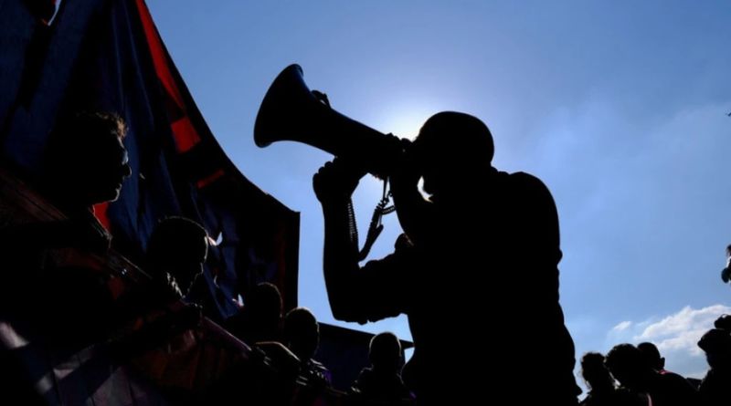 Вработените во Хајнекен со тричасовен прекин на работата: Се бунат против владините мерки за штедење Вработените во Хајнекен со тричасовен прекин на работата: Се бунат против владините мерки за штедење