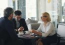 Може ли ласкањето да ви донесе унапредување на работа?